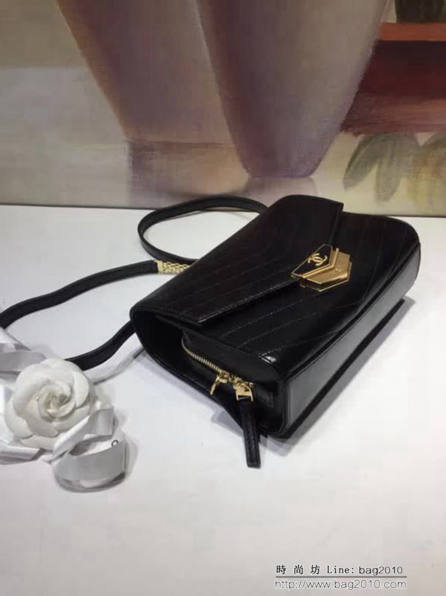 香奈兒CHANEL57491CHANEL 2018新品漢堡系列專櫃最新版肩背斜跨晚宴包 DSC1085